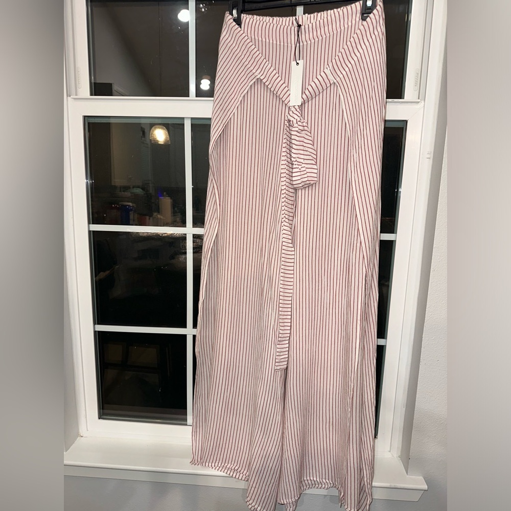 NWT Olivaceous Red and White Open Beachwear/lounge pants. Size Medium